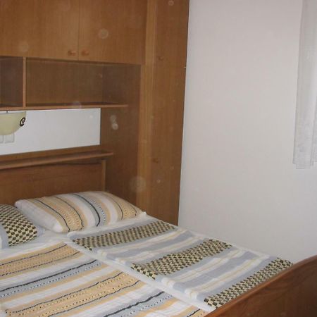 Apartmani Manuela Lopar Δωμάτιο φωτογραφία